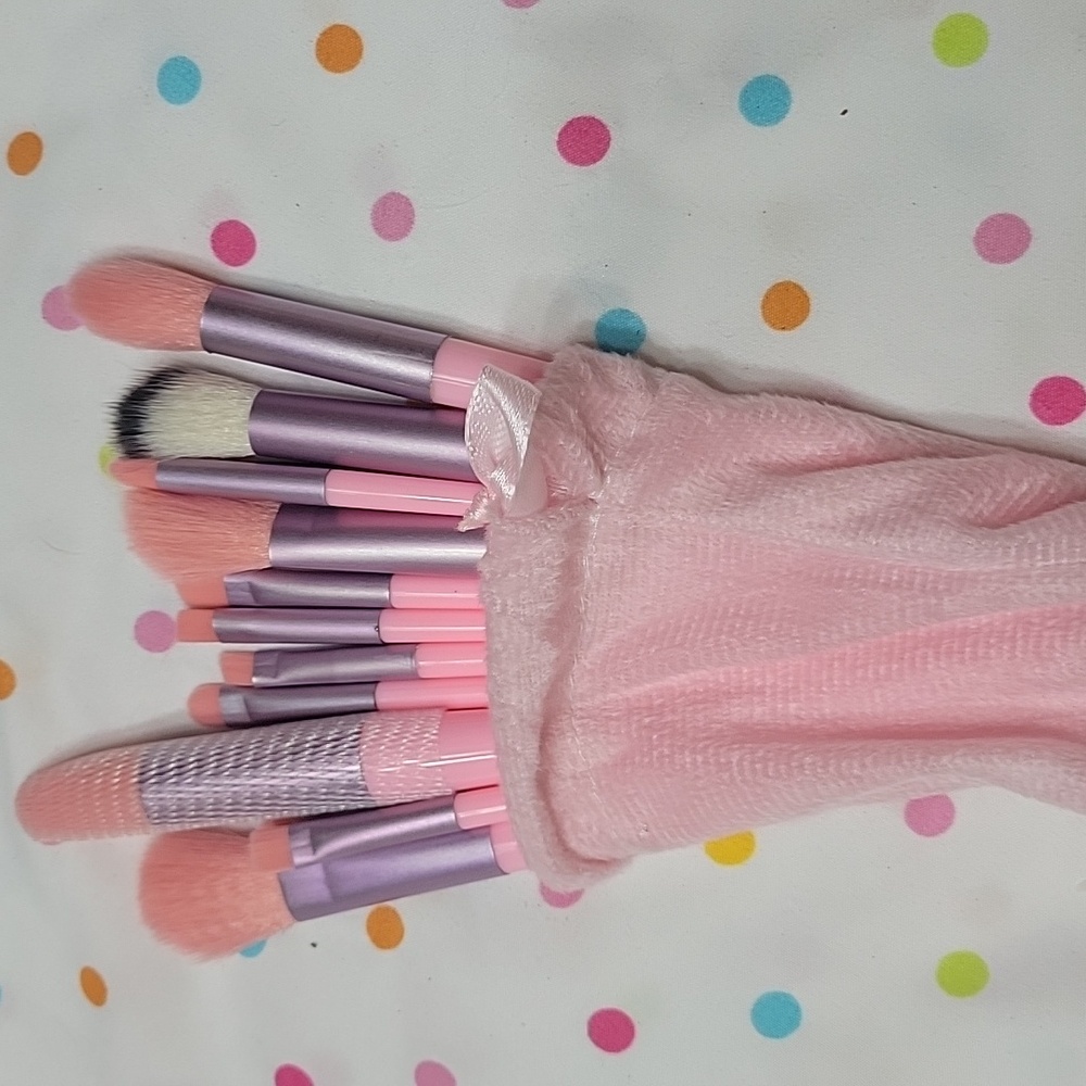 Makeup Bundle - Picture 7 of 10
